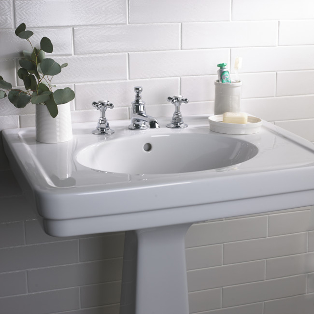 WhitepedestalSink Savannah Surfaces